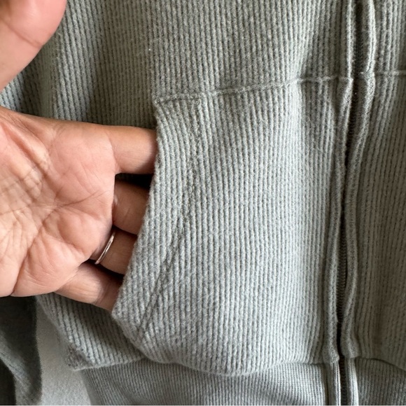 Skims Mineral Sage Green Waffle Zip Up Cropped Hoodie size XS - Picture 8 of 11
